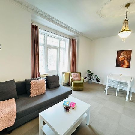 Adnana - Villa Firenze - 2 Bedrooms Bright Apartment Aalborg Buitenkant foto